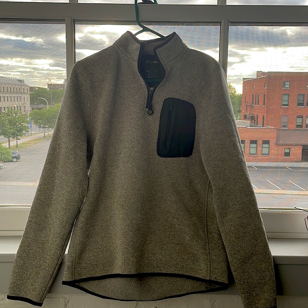 Men’s quarter zip pullover. Kyodan brand. Size men’s small.